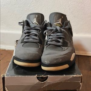 Cool Grey’s Jordan IV sz 10